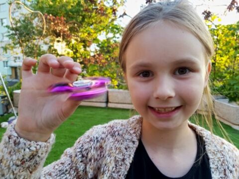 fidget spinners are the best fidget toys for kids