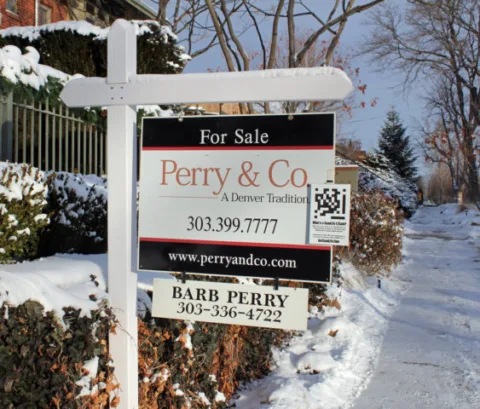 See how to use QR codes on the real estate signs when selling your house