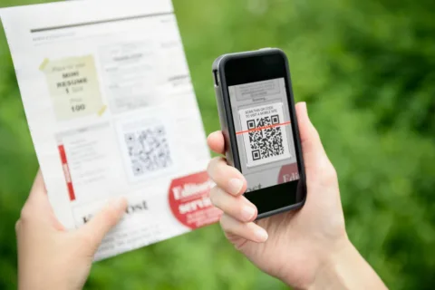 How to use QR codes - there are so many clever ways to use QR codes these days!
